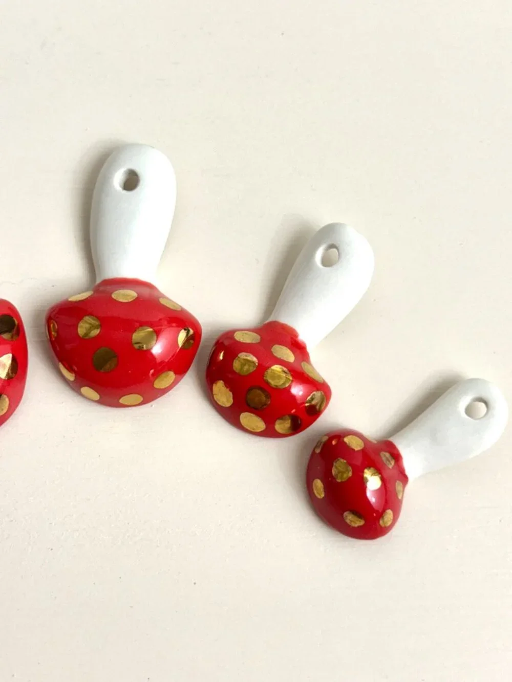 Anthropologie Molly Hatch Red Mushroom Measuring Spoons Set Toadstool Ceramic